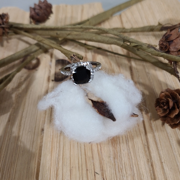 🖤🖤HOST PICK🖤🖤BEAUTIFUL!! BLACK   AMETHYST Halo Cut Ring with Tiny CZ'S - Picture 9 of 13